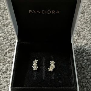 Pandora flower earing